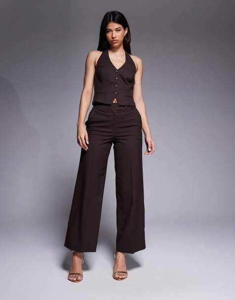 Forever New - Ensemble élégant avec pantalon ample et gilet de tailleur court dos nu - Marron chocolat - view 1