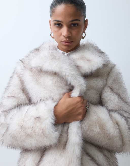 Forever New faux-fur jas met reverskraag en lange pasvorm in wit, 2 van 5