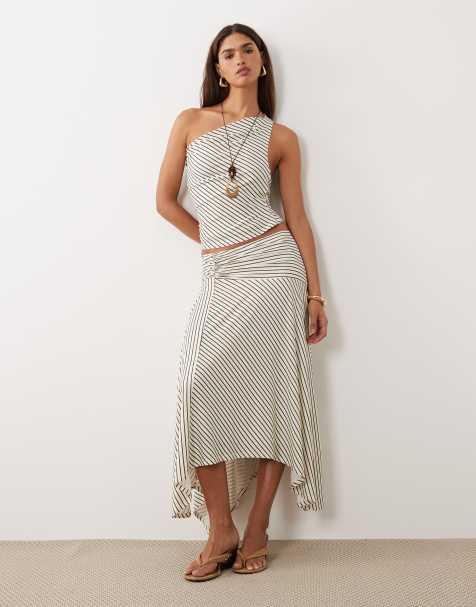 Forever New - Gestreepte co-ord set met godetplooien in geel - view 1