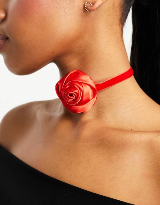 Forever New - Ketting met corsage in rood