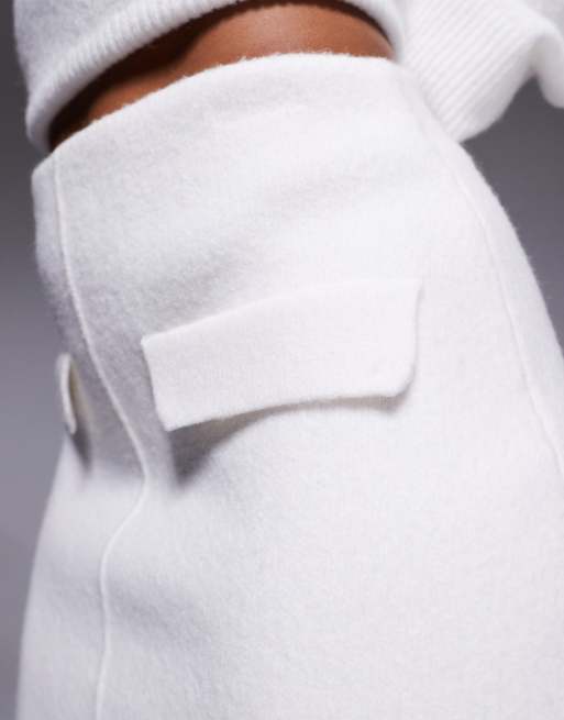 Forever New knit mini skirt co-ord in cream, 5 of 5