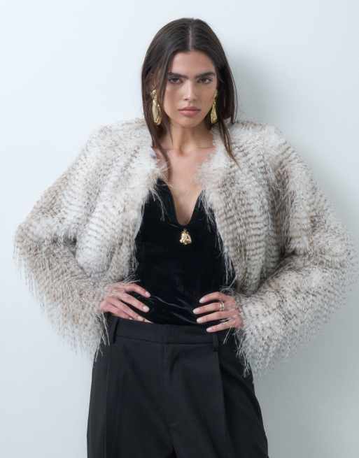 Forever New Kunstpelzjacke in Ostrich, 4 von 5