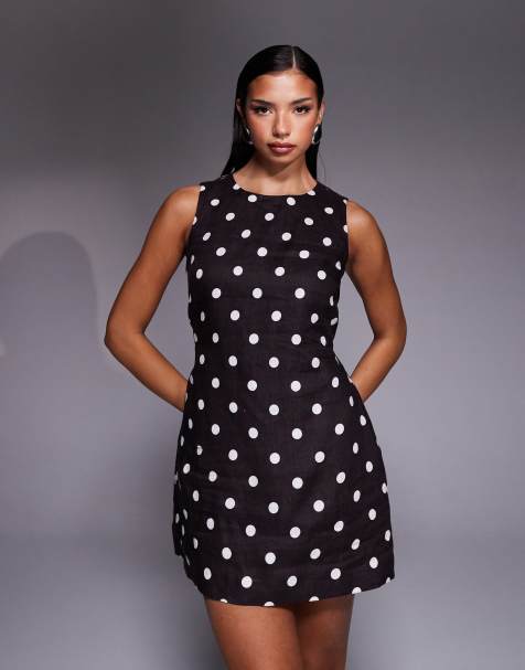 Forever New – Kurzes Leinen-Etuikleid in Braun mit Polka Dots und Bindegürtel - view 1