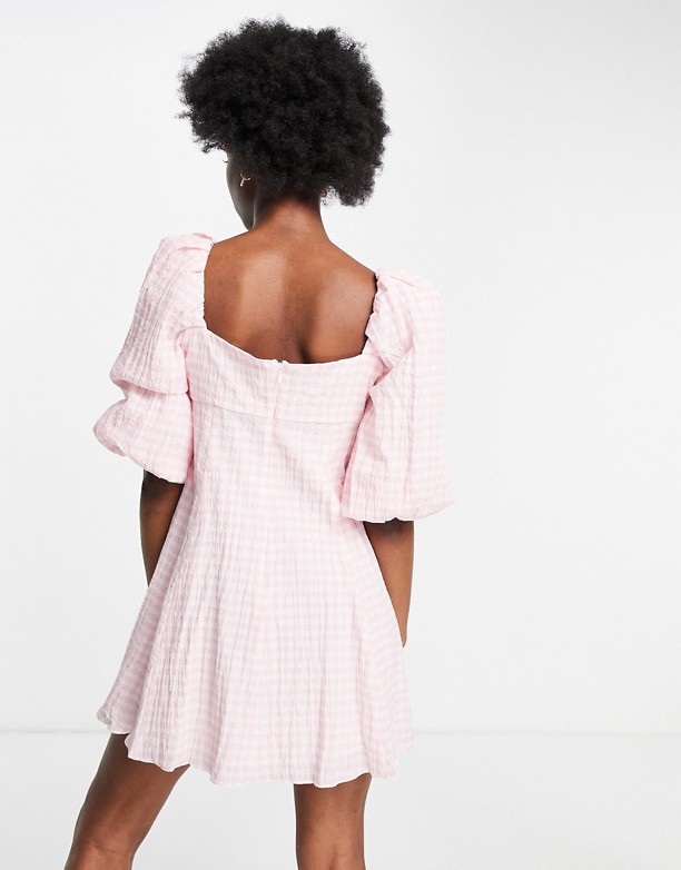  Cena Fabryczna Forever New – Luźna sukienka mini z rękawami oversize w rÓżową kratę vichy Pink gingham