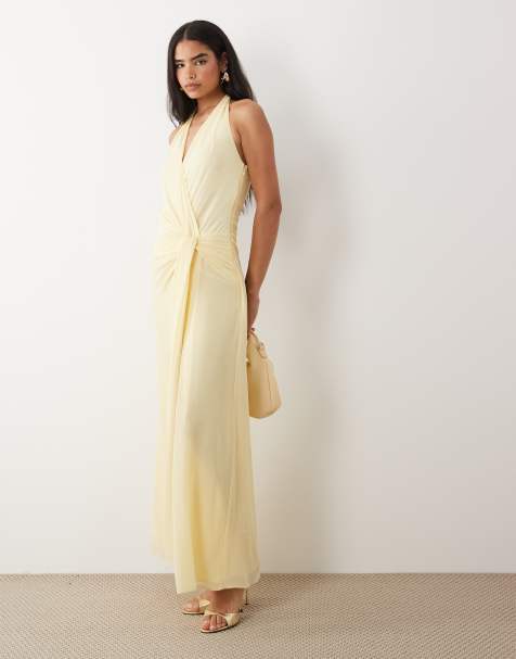 Forever New – Maxi-Wickelkleid in Gelb mit Neckholder-Träger - view 1