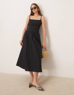 Forever New - Midaxi-Kleid in Schwarz mit tiefem Saum
