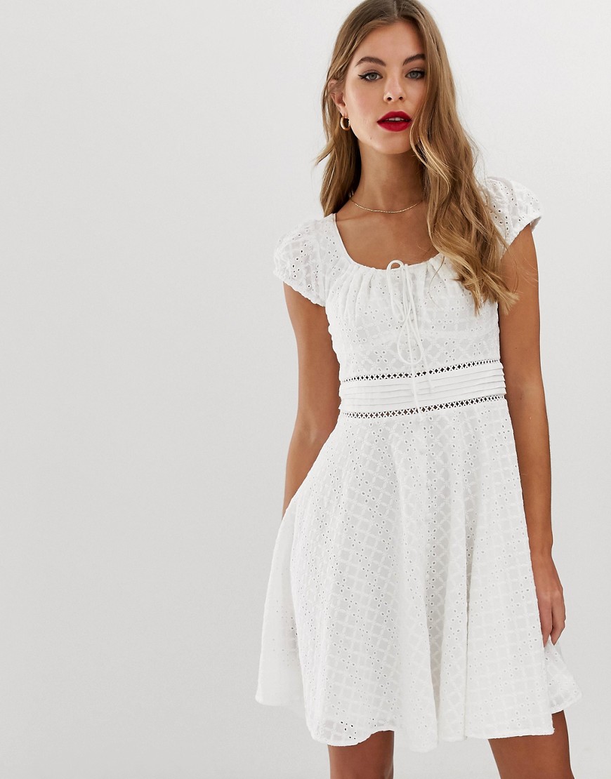 Forever New - Midi-jurk met broderie anglais en geplooide taille in wit