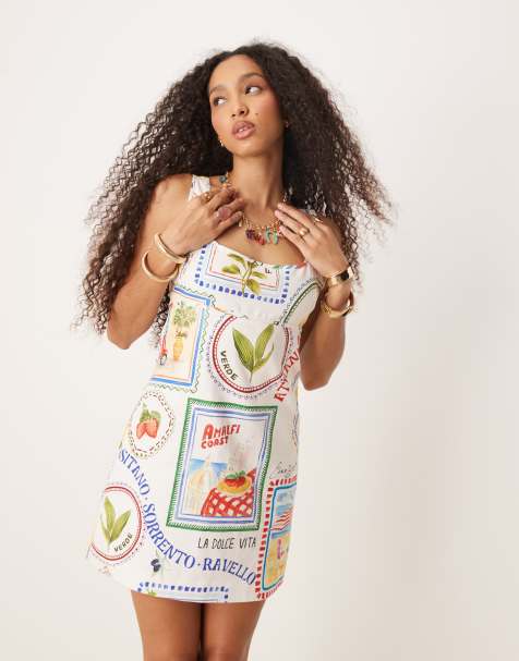 Forever New – Mini-Etuikleid mit Obstprint und gerafftem Rückendetail - view 1