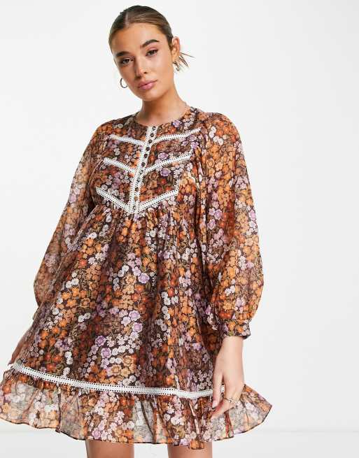 Forever New – Mini-Hängerkleid mit Oversize-Ärmeln und Blumenmuster in Braun, 2 von 4