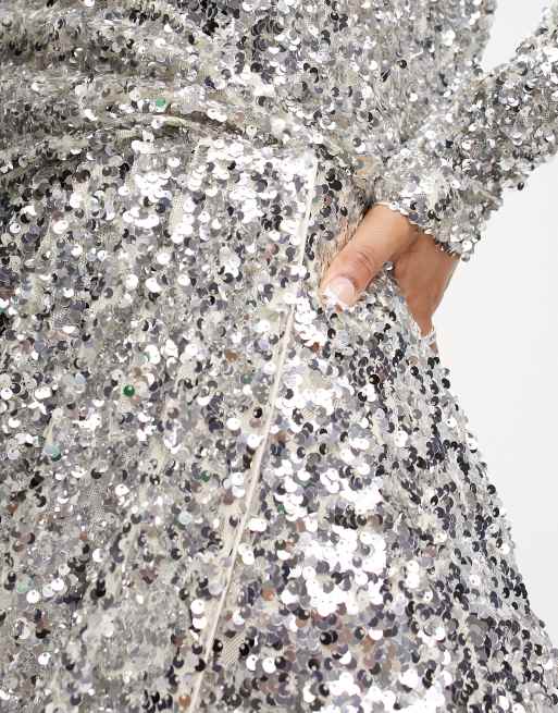 Forever New – Minikleid in Silber mit Pailletten und Wickeldetail vorne, 3 von 4
