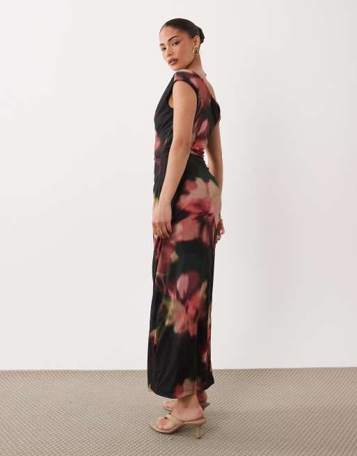 Forever New Petite asymmetrisk mesh midikjole i mørk rustwood med blomsterprint, 4 af 4
