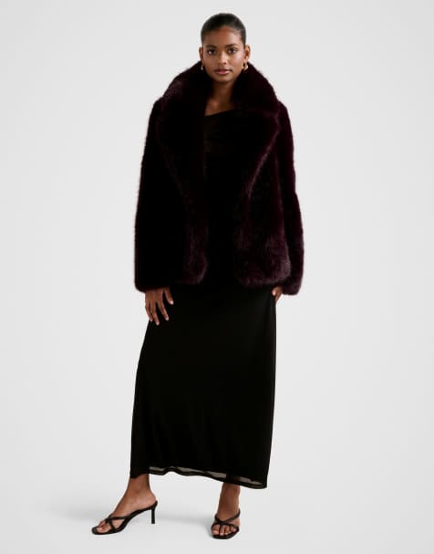 Forever New Petite - Cappotto in pelliccia sintetica rosso scuro - view 1