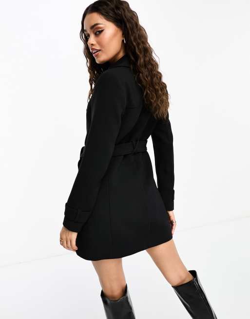 Forever New Petite – Elegancki kopertowy krótki płaszcz w czarnym kolorze, 2 z 4