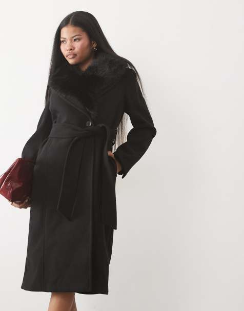 Forever New Petite faux-fur jas met strikdetail in zwart - view 1