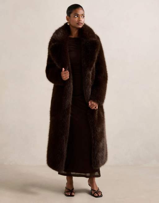 Forever New Petite Faux-Fur Longline-Mantel in Schokobraun, 4 von 4