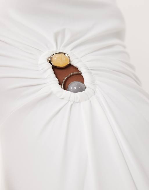Forever New Petite – Figurbetontes Maxikleid in Weiß mit U-Boot-Ausschnitt und Metall-Perlenverzierung, 3 von 4