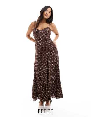 Forever New Petite - Gepunktetes Riemchen-Midaxikleid in Braun-Brown