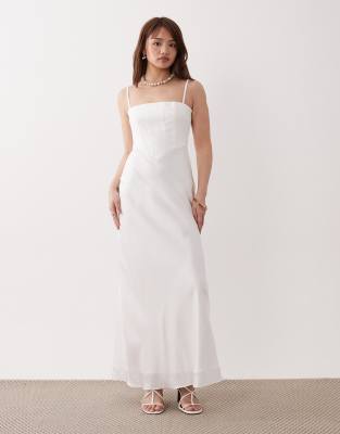 Forever New Petite - Maxikleid in Elfenbein mit eckigem Ausschnitt und Korsett-Design-Weiß