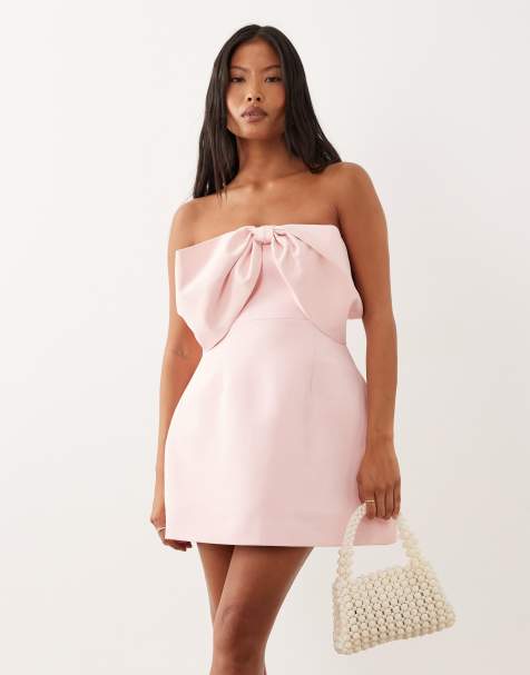 Forever New Petite - Mini jurk met bandeau halslijn en oversized strikdetail in roze - view 1