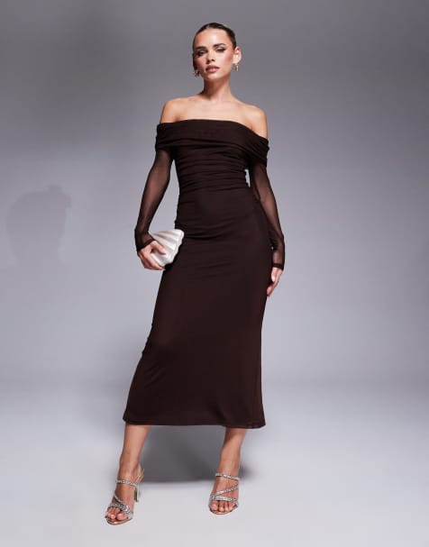 Forever New Petite – Netzstoff-Maxikleid in Schokobraun mit Carmen-Ausschnitt und transparenten Ärmeln - view 1