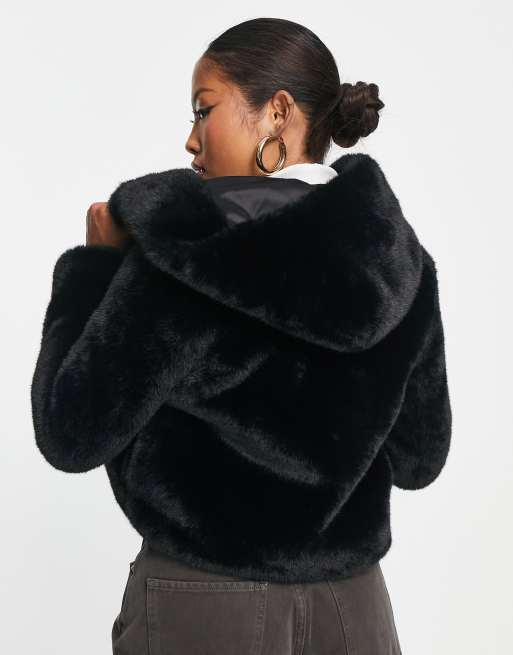 black jacket with fur hoodie