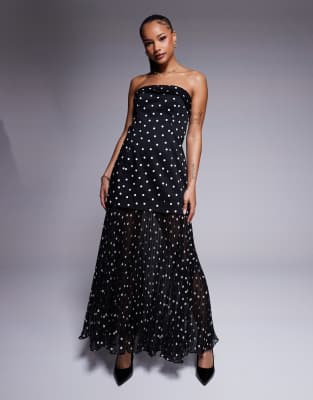 Forever New Petite - Plissiertes, transparentes Midaxikleid in Schwarz mit Punktemuster