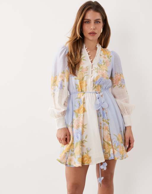 Forever New Petite - Robe chemise courte patineuse à imprimé placé - Bleu fleuri, 2 de 4