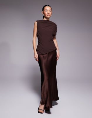 Forever New Petite - Robe longue nuisette 2-en-1 avec top superposé - Chocolat-Brown