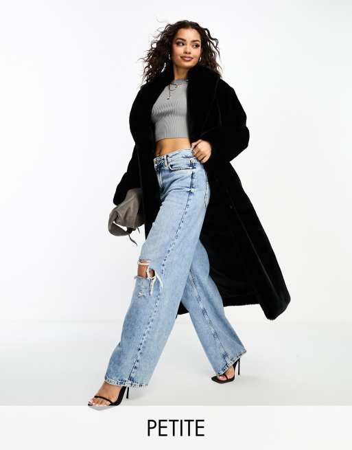 Forever New Petite - Sort maxifrakke i imiteret pels