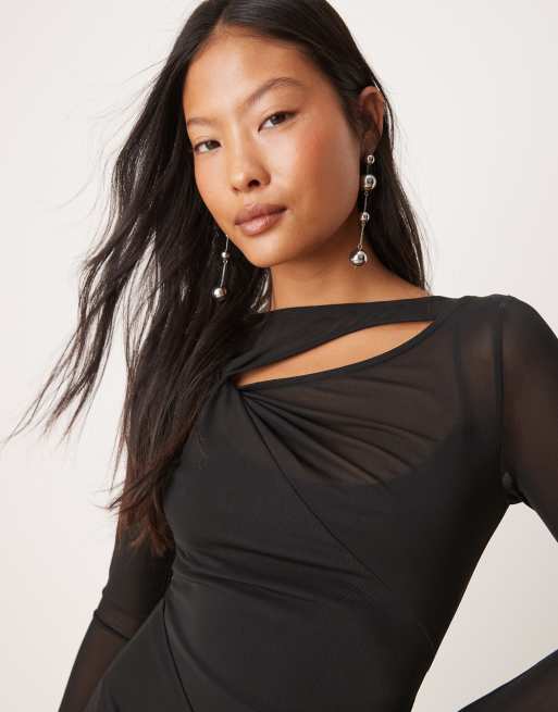 Forever New Petite – Svart, draperande maxiklänning med långa ärmar, 2 av 4