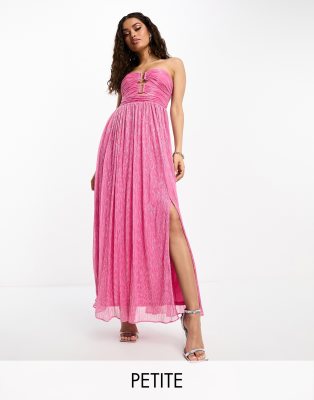 Forever New Petite - Trägerloses, plissiertes Maxikleid in Rosa mit Detail im Brustbereich