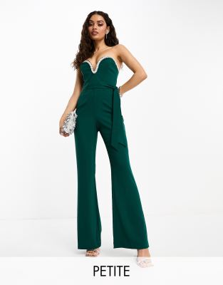 Forever New Petite - Verzierter, trägerloser Jumpsuit in Smaragdgrün