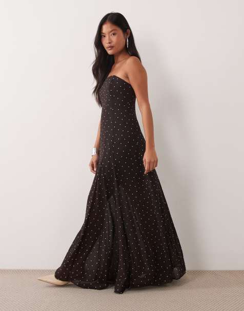 Forever New Petite vestido maxi de gasa palabra de honor con bajo transparente y estampado de lunares chocolate - view 1