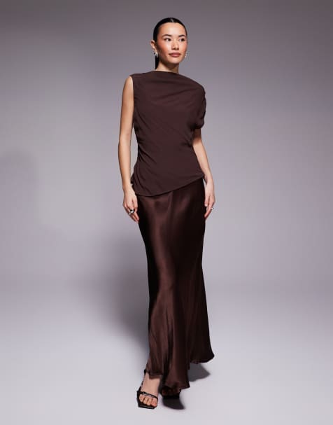 Forever New Petite - Vestito lungo 2 in 1 a sottoveste color cioccolato con top sovrapposto - view 1