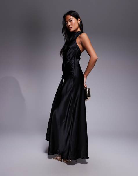 Forever New Petite - Vestito lungo in raso nero allacciato al collo con nodo e drappeggio - view 1