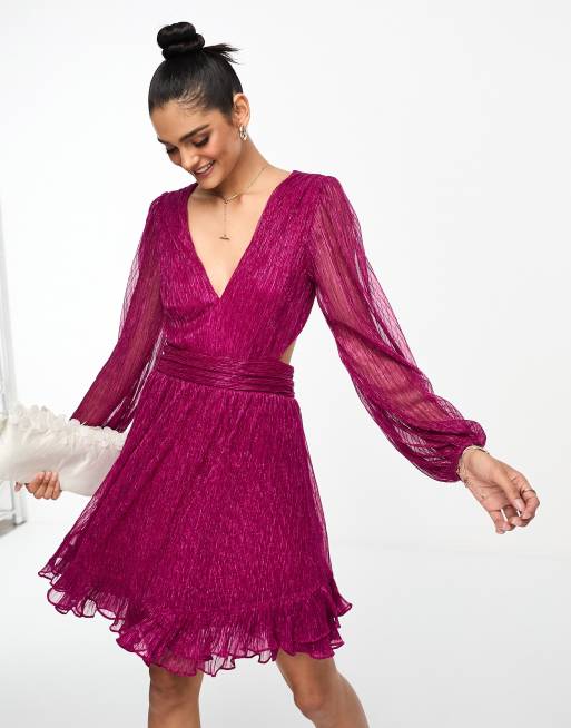 Forever New – Plissiertes Minikleid in Metallic-Rosa mit transparenten Ärmeln