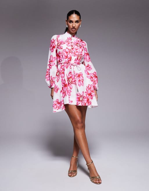 Forever New - Robe courte et boutonnée à l'avant avec imprimé fleuri et détail noué - Rose, 2 de 4