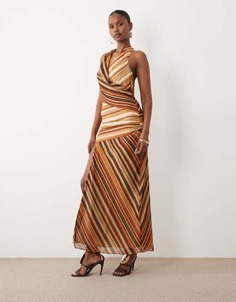 Forever New - Robe longue dos nu en mousseline à rayures - Marron - view 1