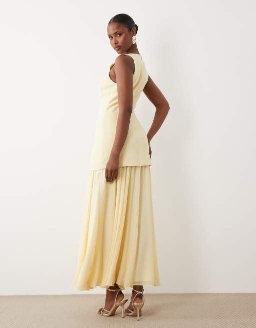 Forever New - Robe longue double épaisseur à encolure dégagée et ourlet plongeant - Jaune, 4 de 4