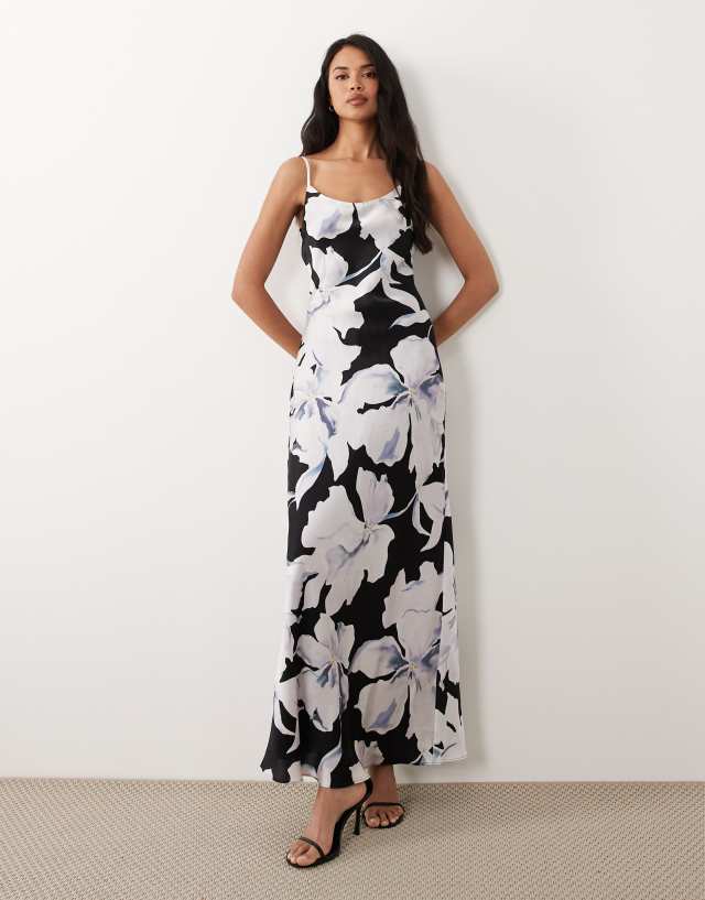forever new blue and white dress satin scoop neck cami slip maxi in floral Blue and white American tiffany watson Size:Regular Couture Size