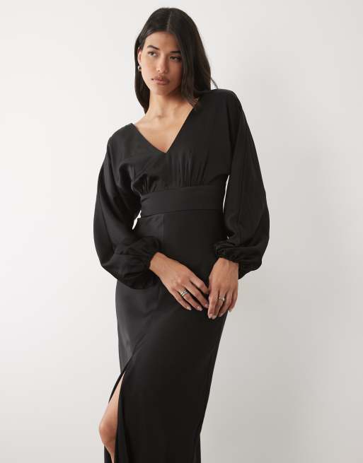 Forever New satin v neck batwing slit front maxi dress in black, 3 of 4