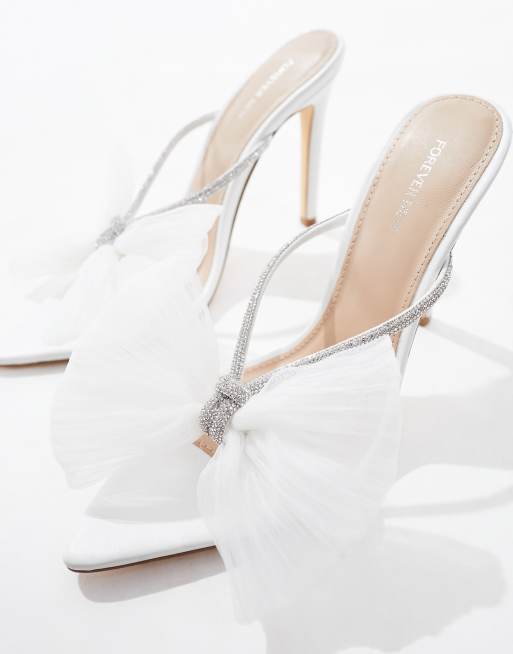 Forever New Scarpe da sposa color avorio con tacco strass e fiocco