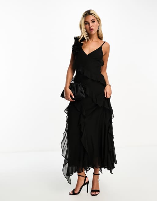 Forever New - Sort maxikjole med asymmetriske flæser og rosedetalje