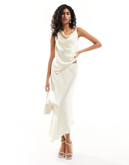 Forever New - Top asimmetrico in raso color burro in coordinato