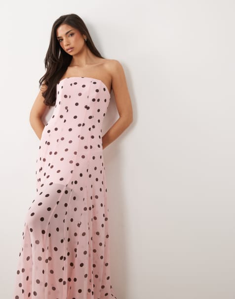 Forever New – Trägerloses Chiffon-Maxikleid in Rosa mit Punktemuster - view 1