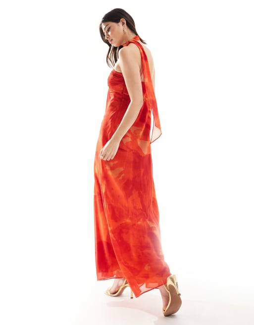 Forever New – Trägerloses Maxikleid in Rot geblümt mit Halsband, 4 von 4