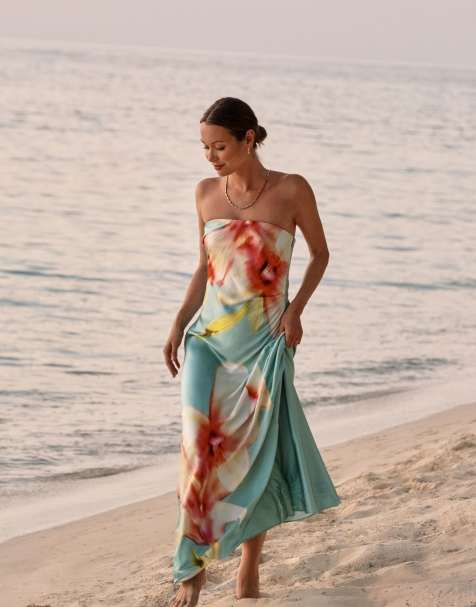 Forever New – Turkusowa satynowa sukienka maxi z dekoltem bandeau w duży kwiatowy wzór - view 1
