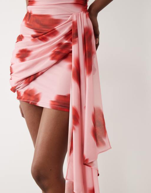 Forever New - Vestido corto rosa y rojo asimétrico con estampado floral de malla, 3 de 4