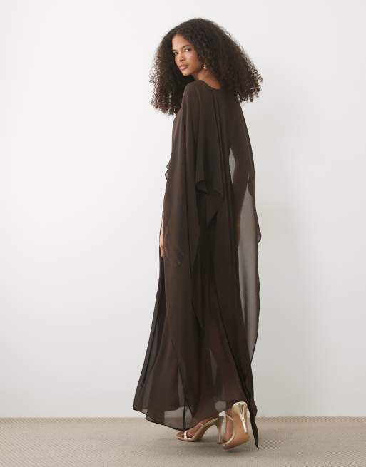 Forever New - Vestido largo marrón chocolate con mangas capa, 3 de 4
