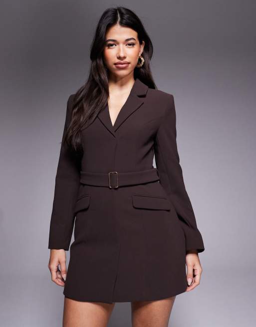 Forever New - Vestito blazer corto color marrone cioccolato con cintura